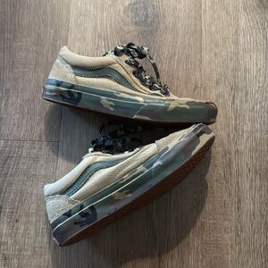 Vans off the wall CAMO snickers size 1